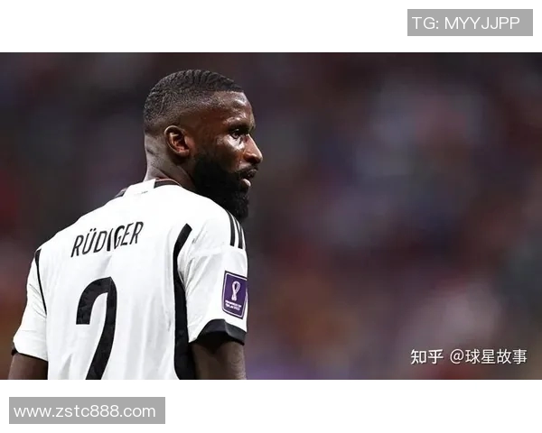 足球球星同款训练外套引领运动时尚风潮打造赛场与街头双重魅力